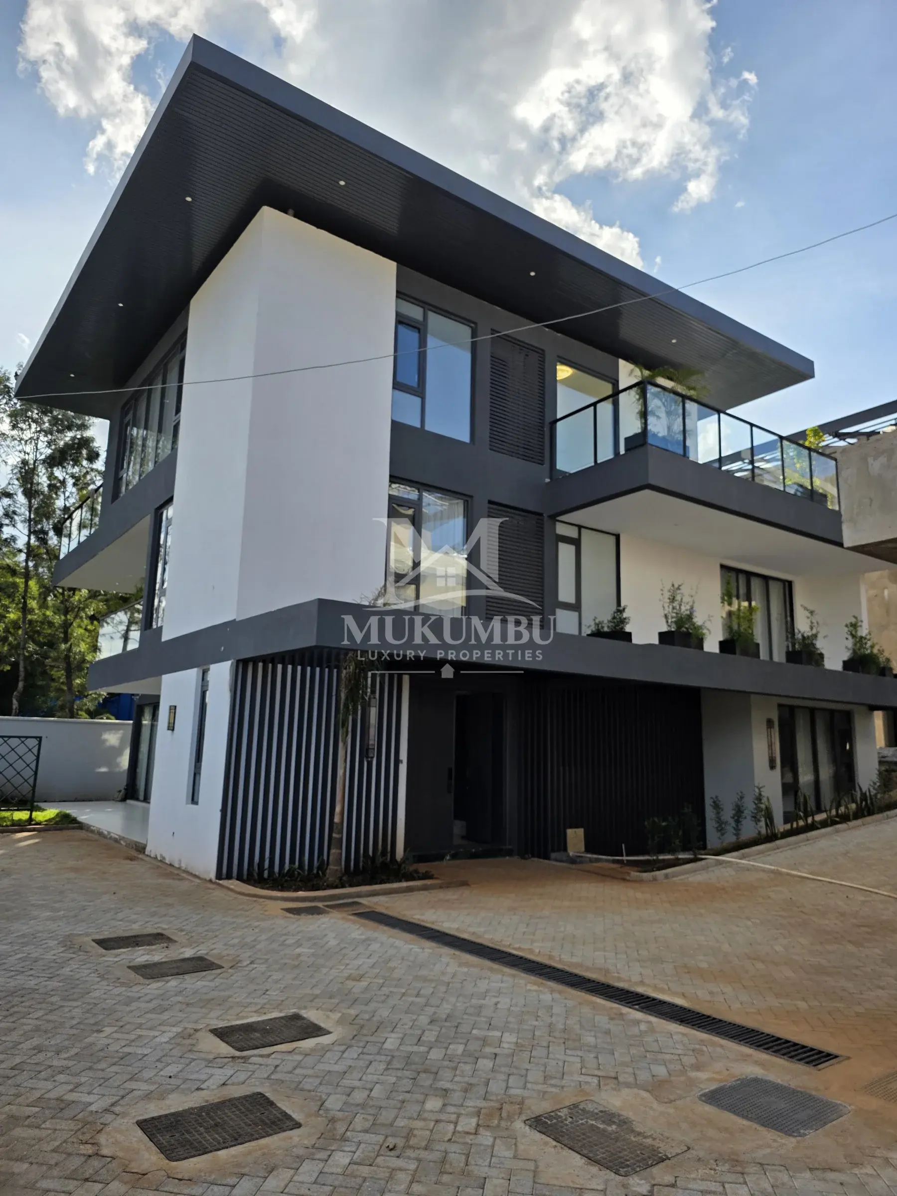 5-Bedroom Smart Villa + DSQ β Lavington
